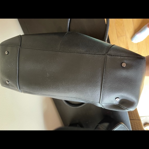 SOLD. Tory Burch Robinson Tote Bag. Large. GUC - Picture 8 of 14